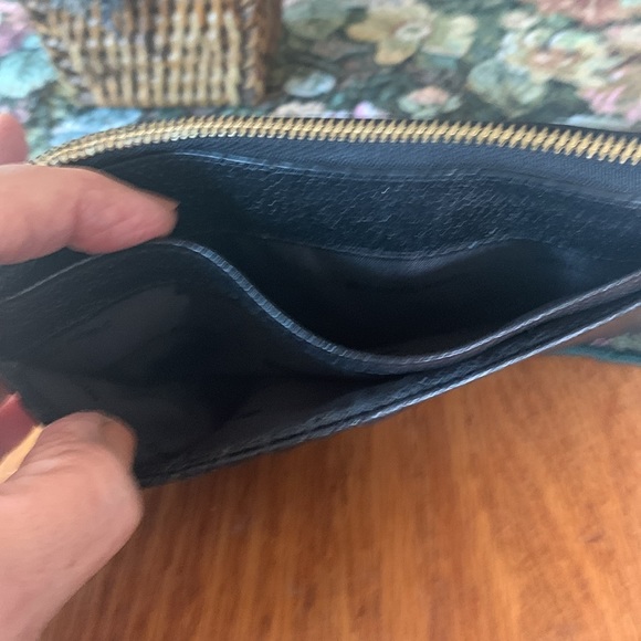 Micheal Kors Leather Wallet - Picture 3 of 8